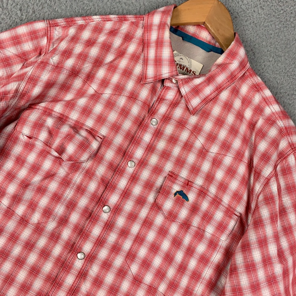 SIMMS Fishing Shirt Men's Medium Red/White Plaid Short Sleeve Pearl Snap Vented